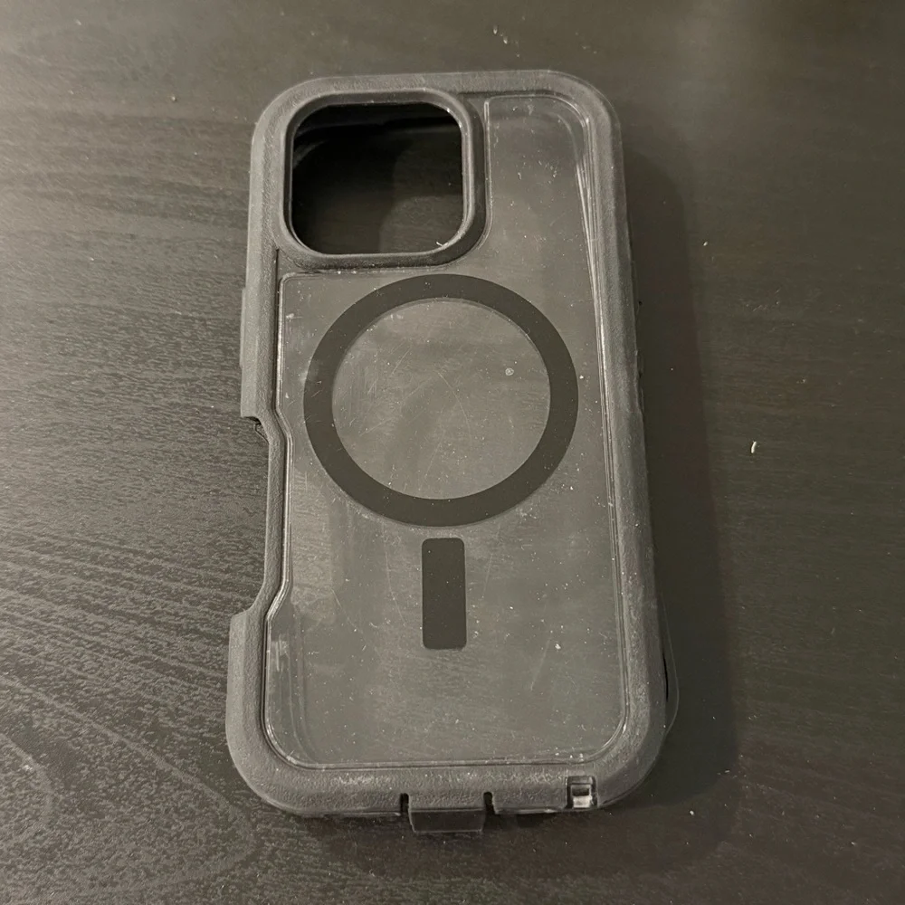 iPhone 16 Pro Otterbox Defender Case